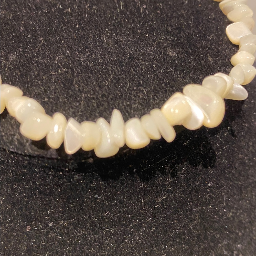 Elegant mother of pearl Beaded bracelet - Picture 5 of 6